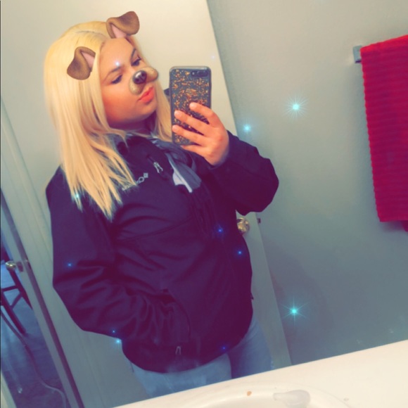 Meet your Posher, Sabrina - Picture 1 of 1